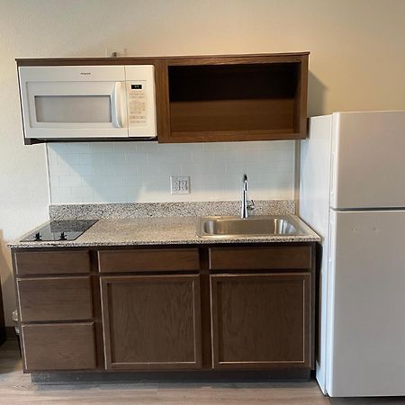 Woodspring Suites Detroit Madison Heights Dış mekan fotoğraf